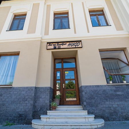 Bed & Breakfast Hugo Plesivec Bagian luar foto