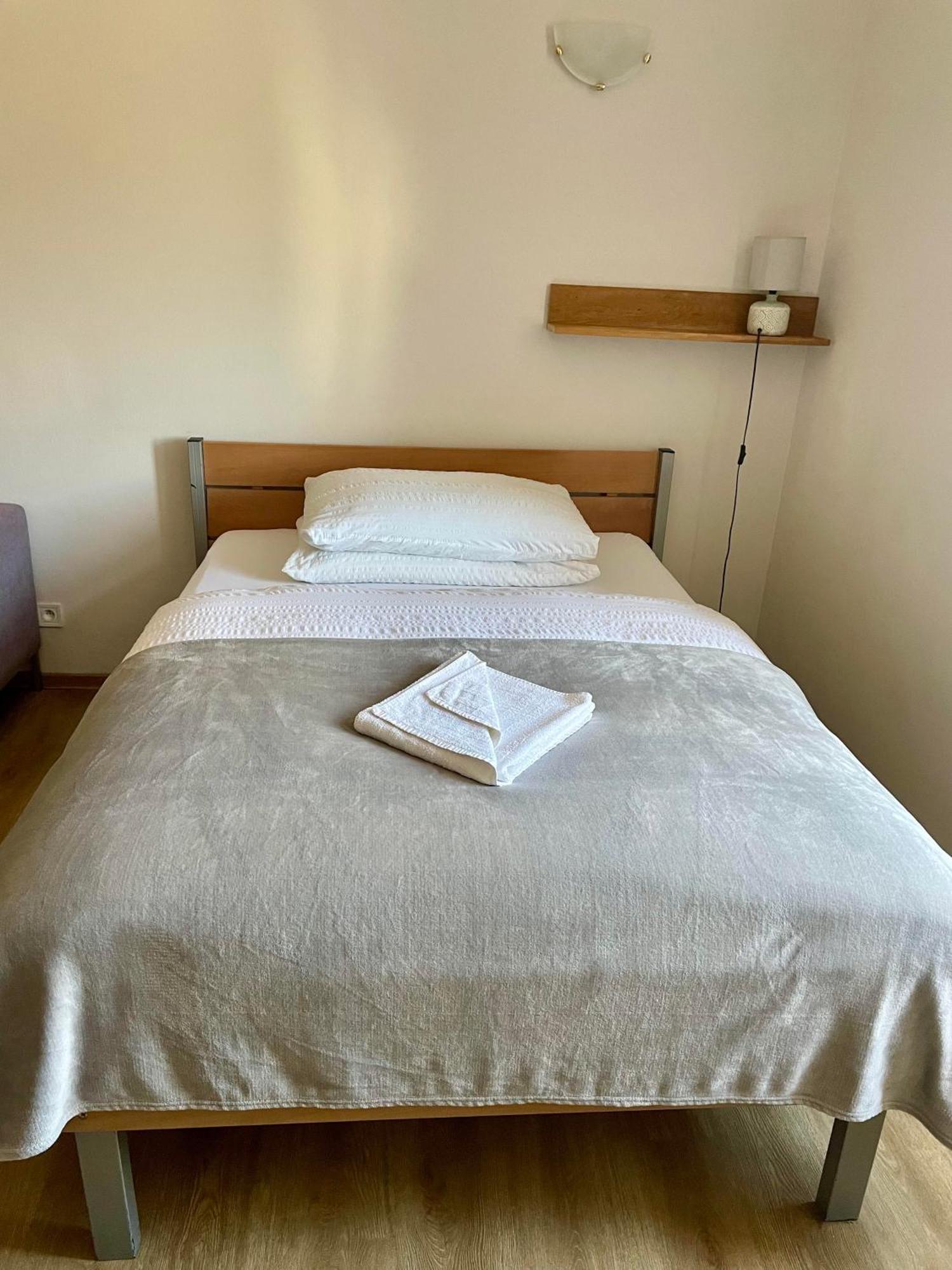 Bed & Breakfast Hugo Plesivec Bagian luar foto