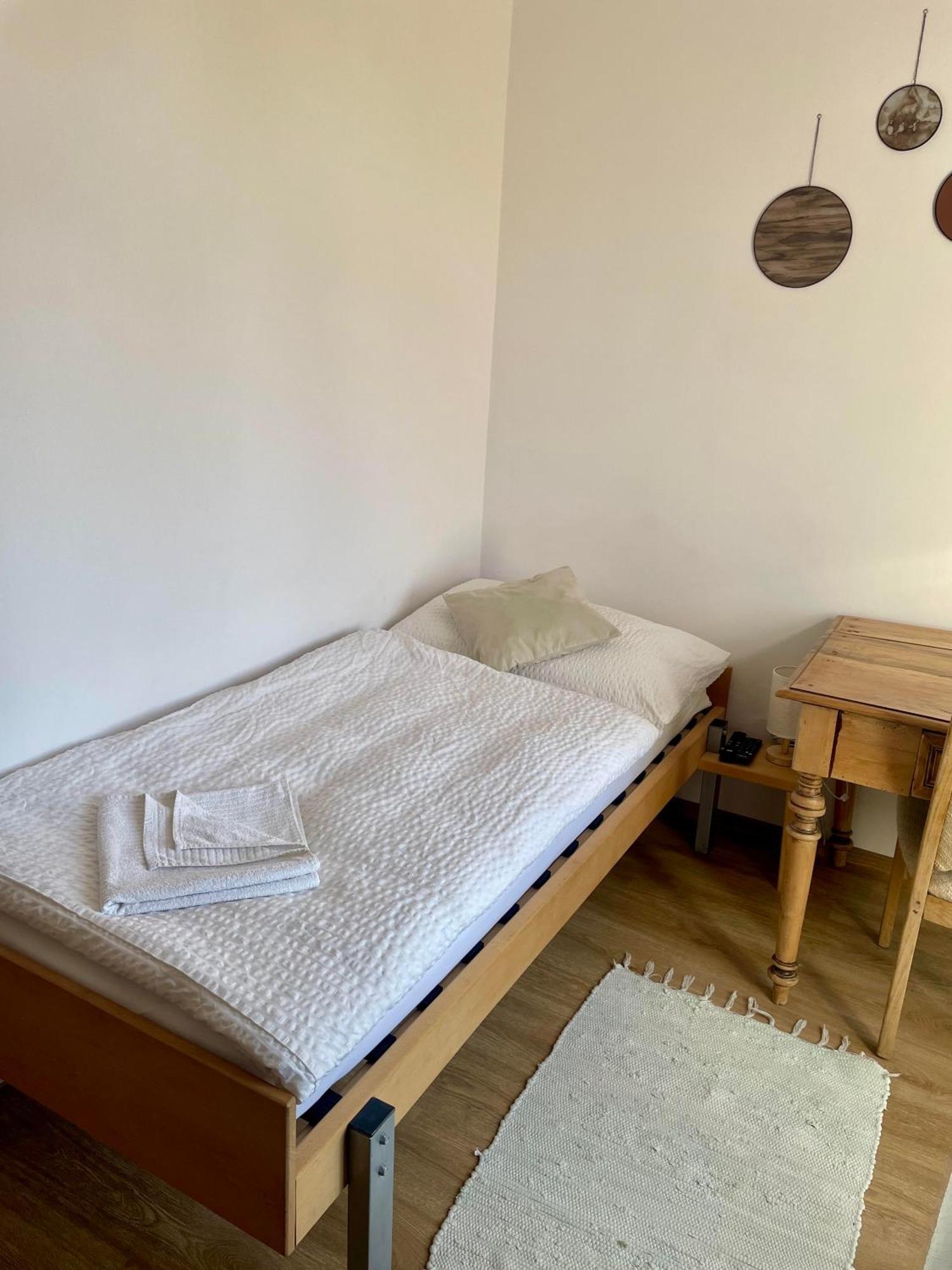 Bed & Breakfast Hugo Plesivec Bagian luar foto