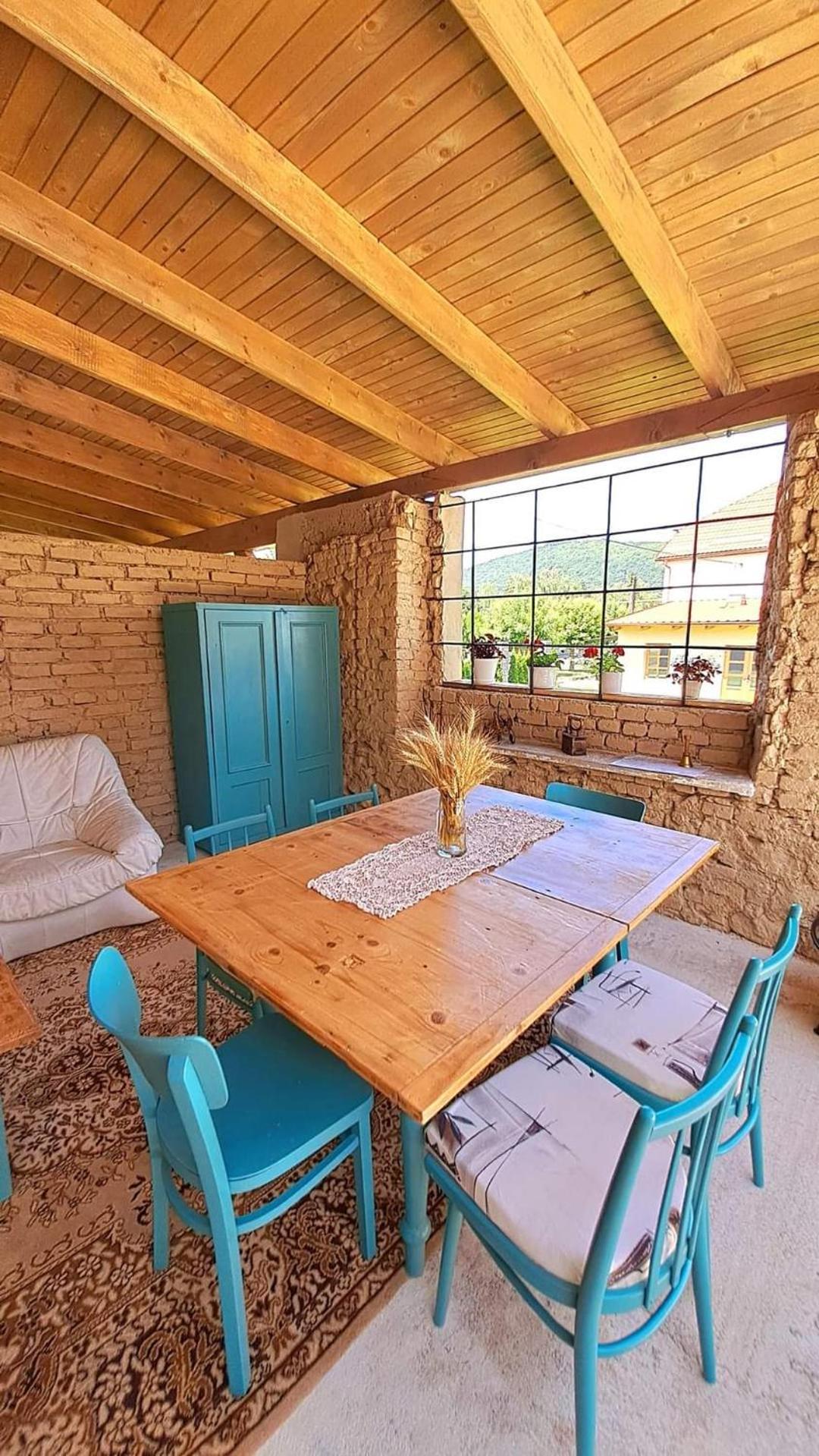 Bed & Breakfast Hugo Plesivec Bagian luar foto